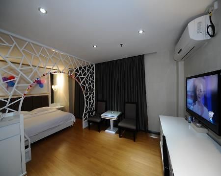 Super 8 Guangzhou Railyway Station Hotel Exterior foto