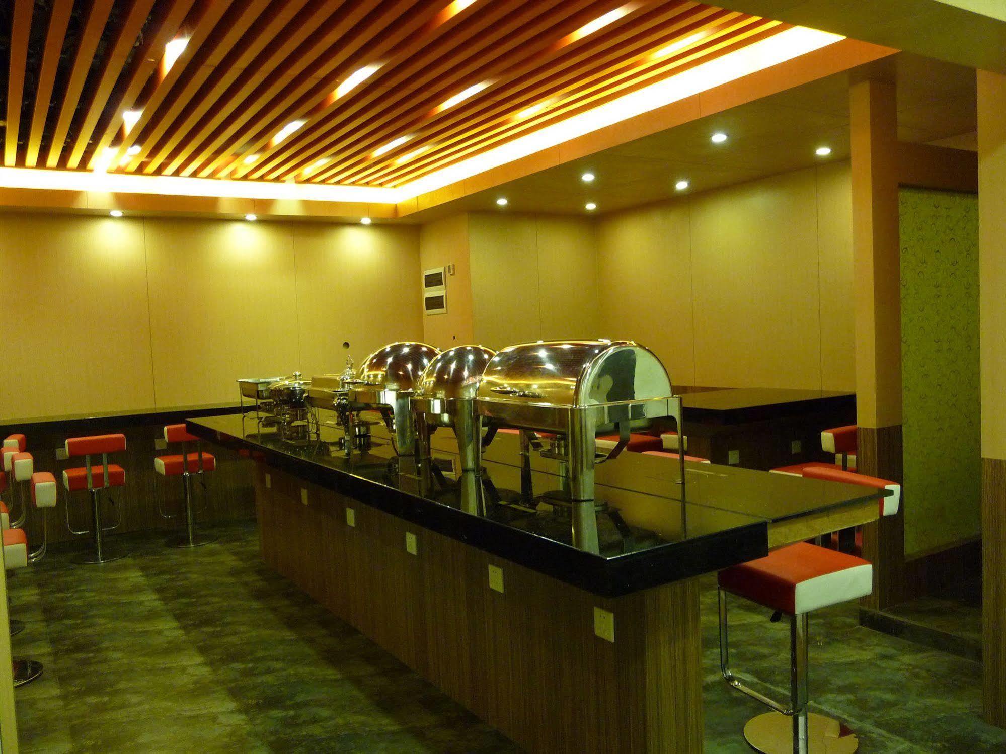 Super 8 Guangzhou Railyway Station Hotel Exterior foto
